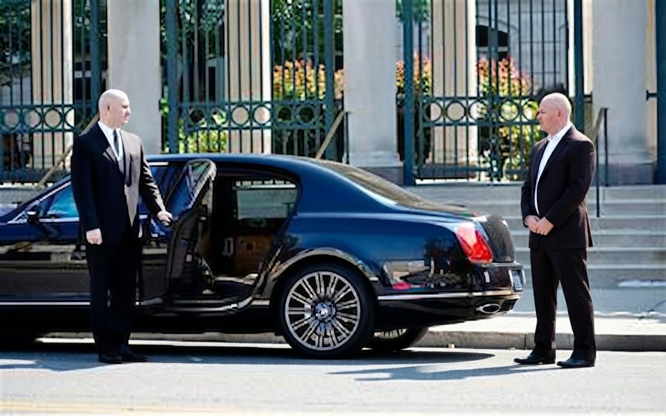 West Palm Beach car service with professional chauffeurs and luxury car