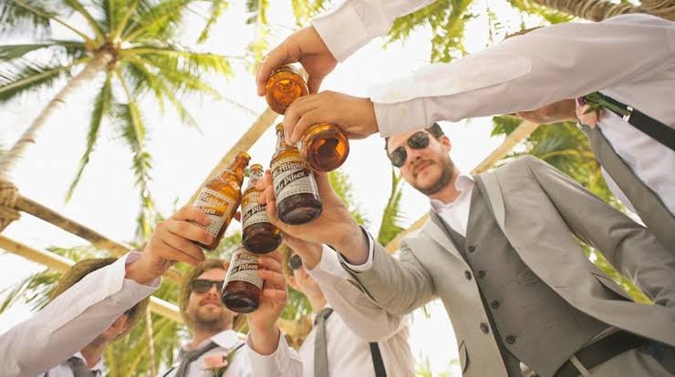 Bachelor and Bachelorette Parties limo service with luxury transportation